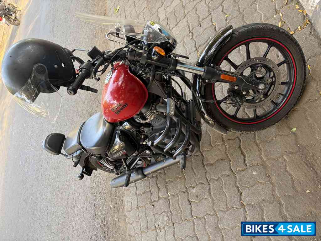 Red Royal Enfield Meteor 350 Fireball Red Royal Enfield Meteor 350 Fireball