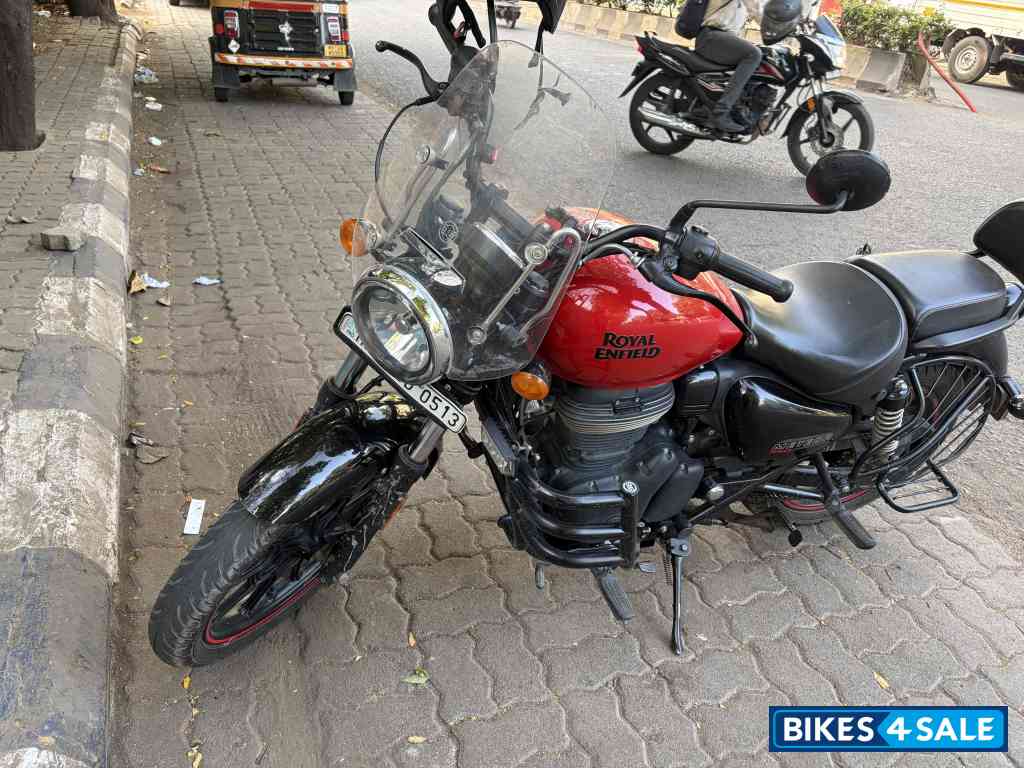 Red Royal Enfield Meteor 350 Fireball Red Royal Enfield Meteor 350 Fireball