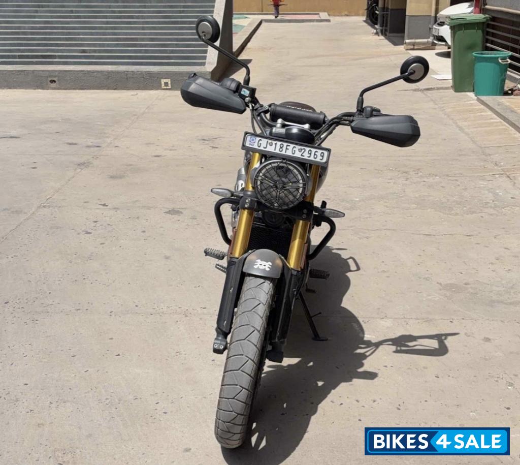 Phantom Black Triumph Scrambler 400 X Phantom Black Triumph Scrambler 400 X