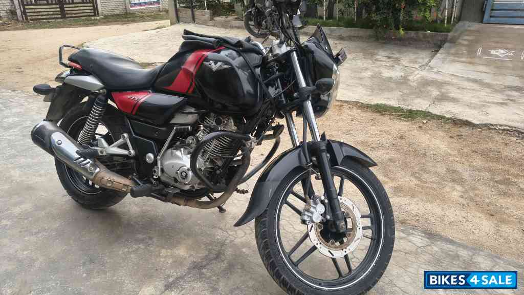 Bajaj V15