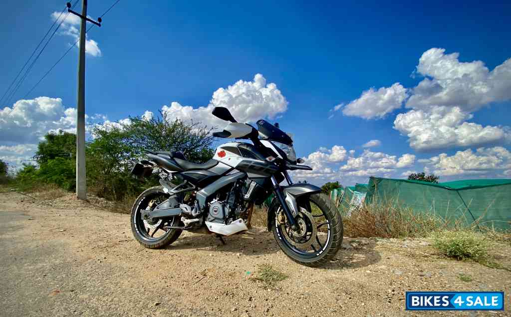 Bajaj Pulsar NS200