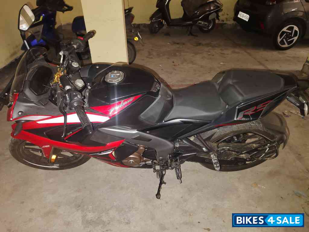 Bajaj Pulsar RS 200