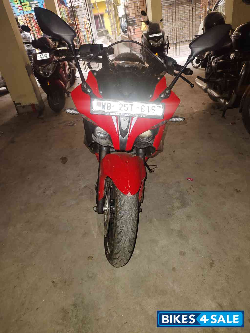 Bajaj Pulsar RS 200