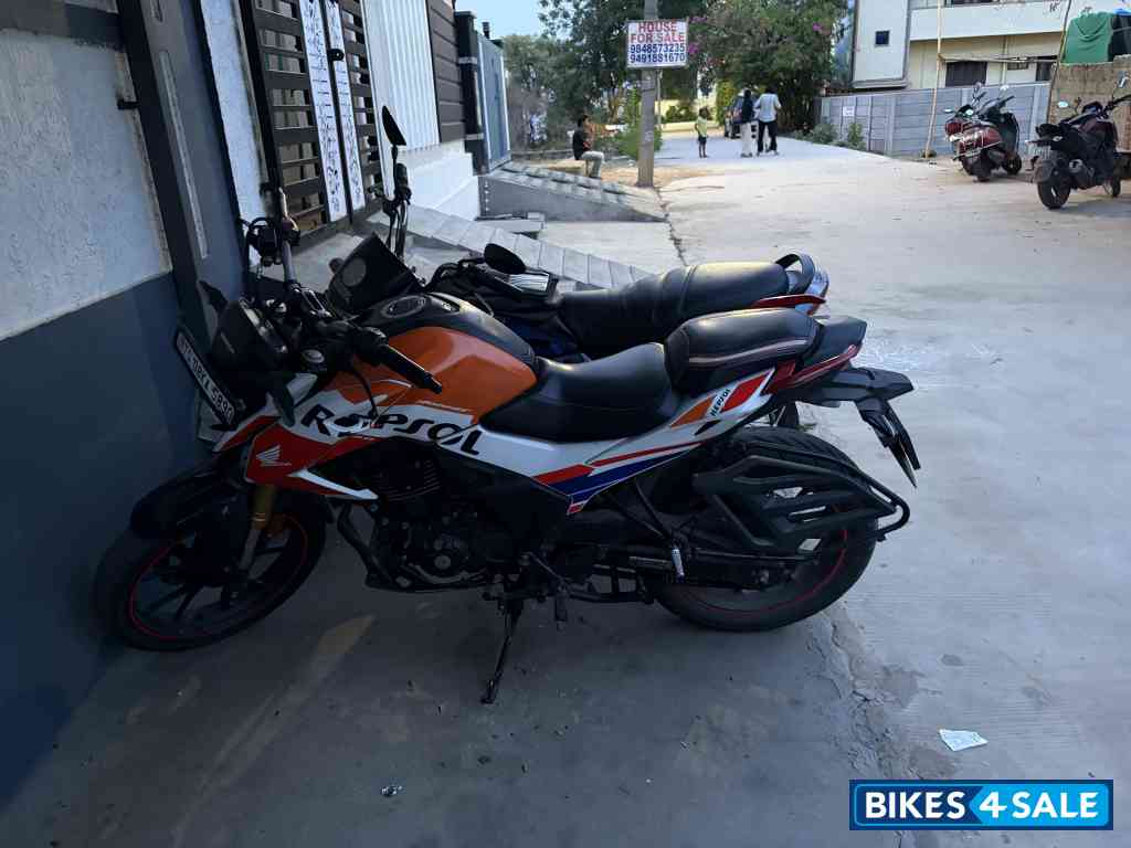 Honda 2023 Hornet 2.0 Repsol Edition Honda 2023 Hornet 2.0 Repsol Edition