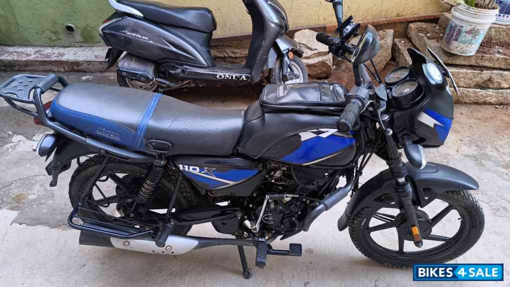 Blue Bajaj CT110X