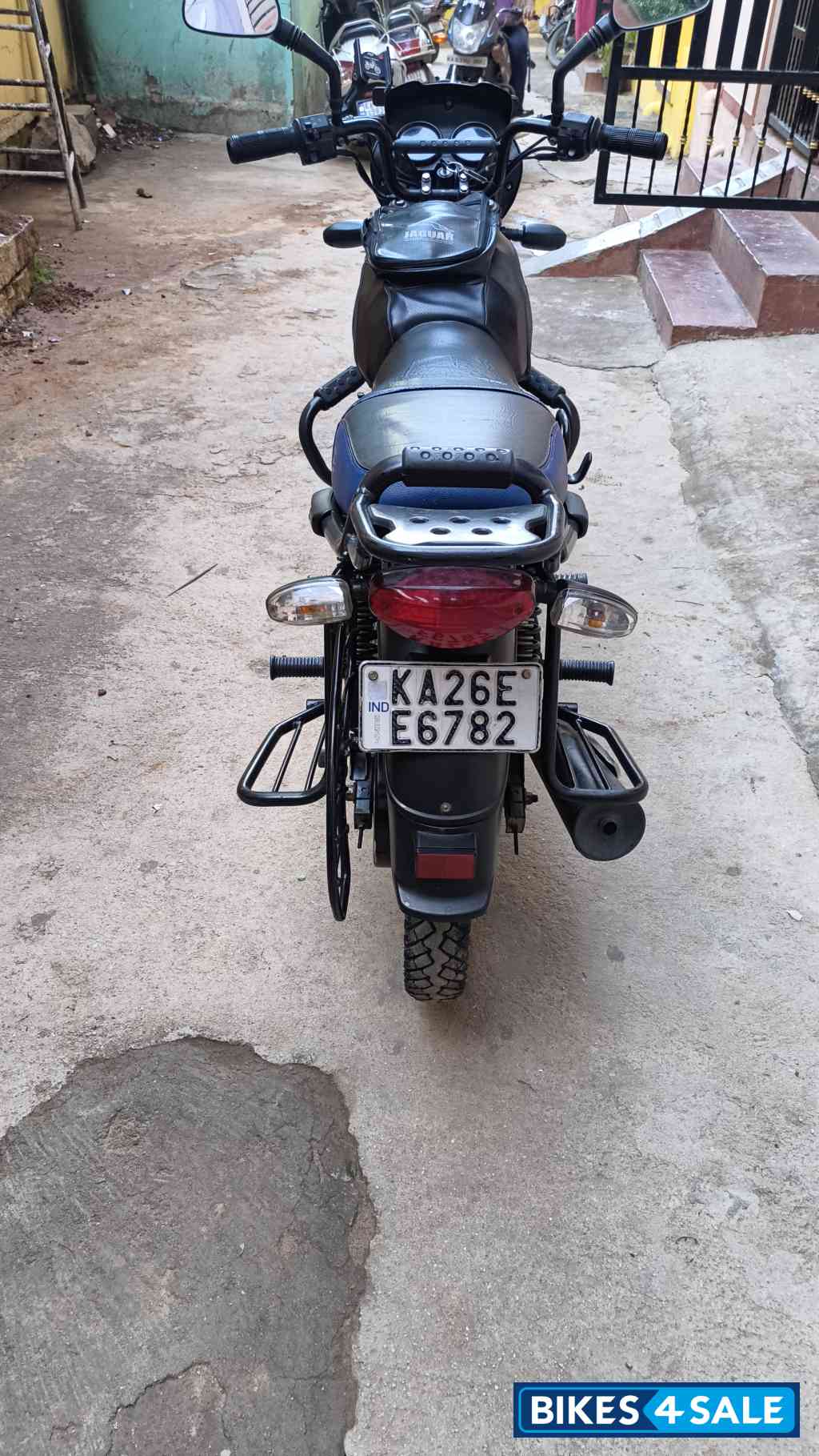 Blue Bajaj CT110X