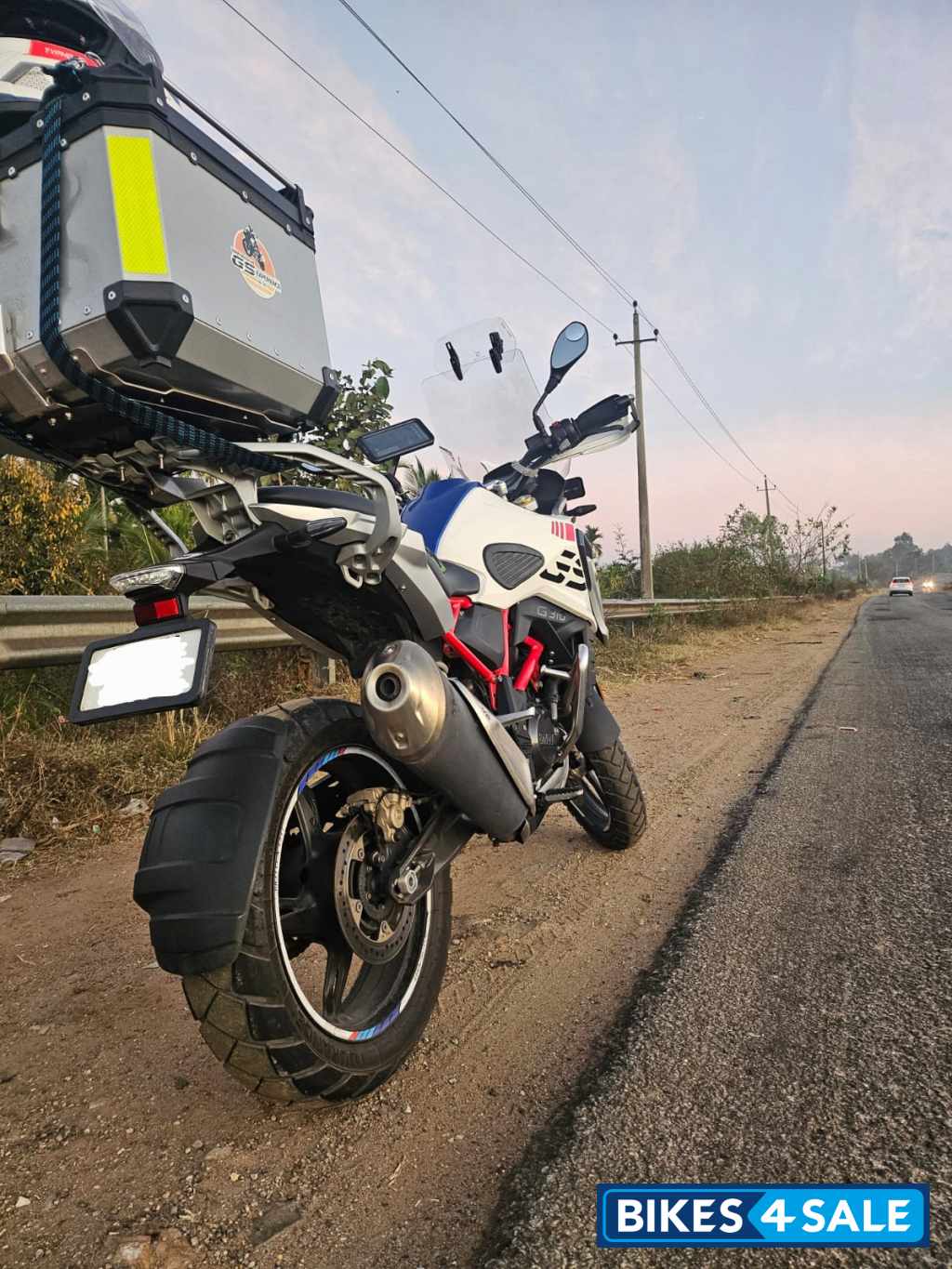 Part White BMW G 310 GS