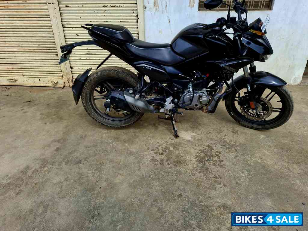Black Hero Xtreme 125R