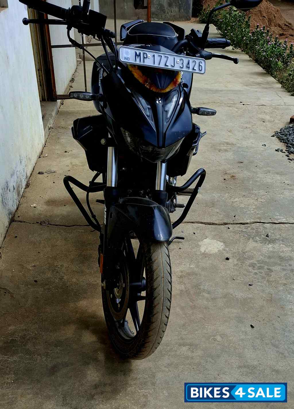 Black Hero Xtreme 125R