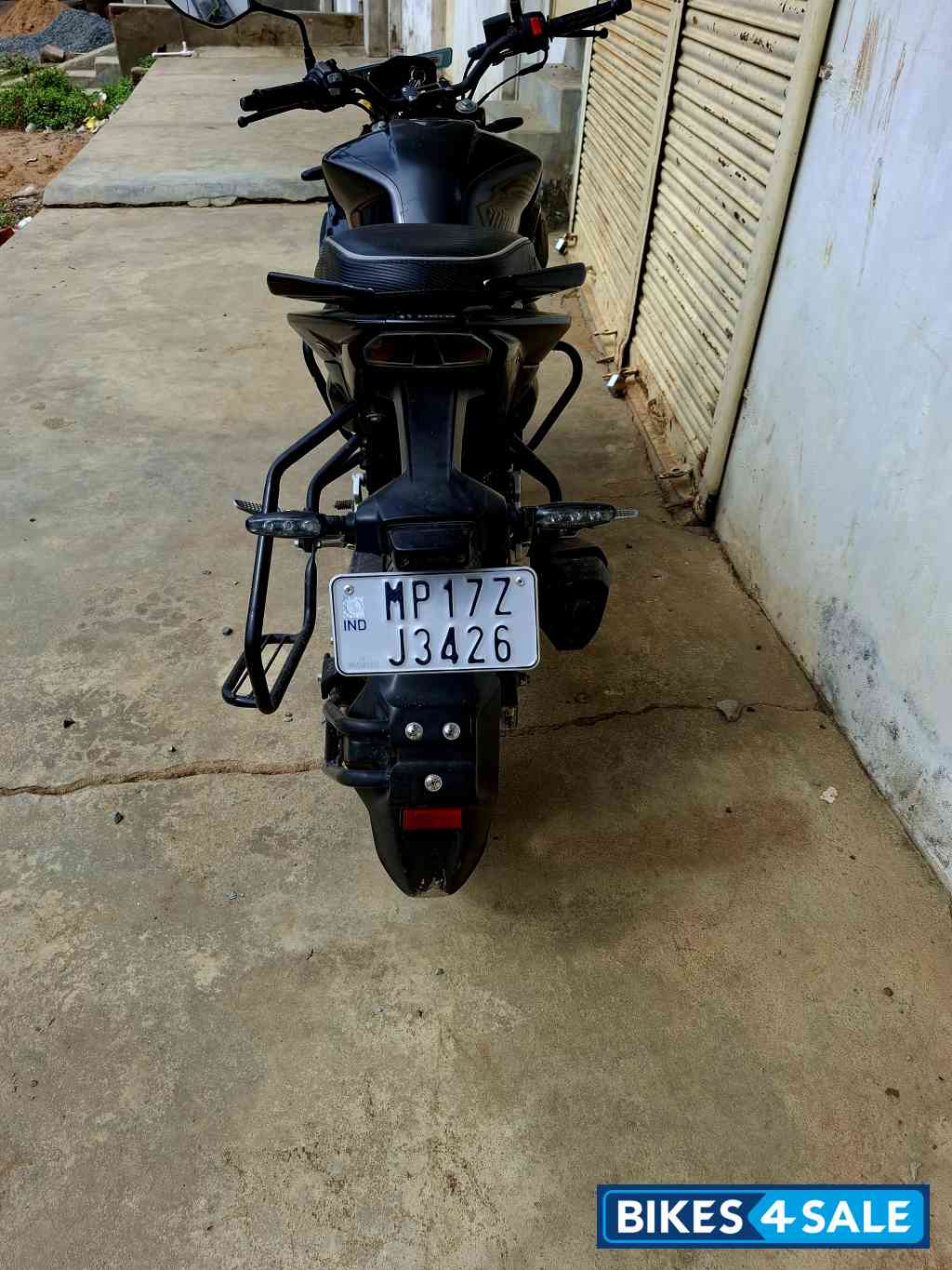 Black Hero Xtreme 125R