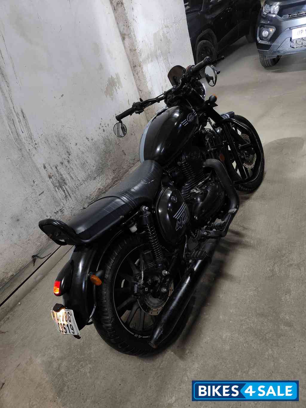 Jawa 42 Dual Tone