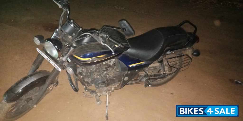 Blue Bajaj Avenger Street 150