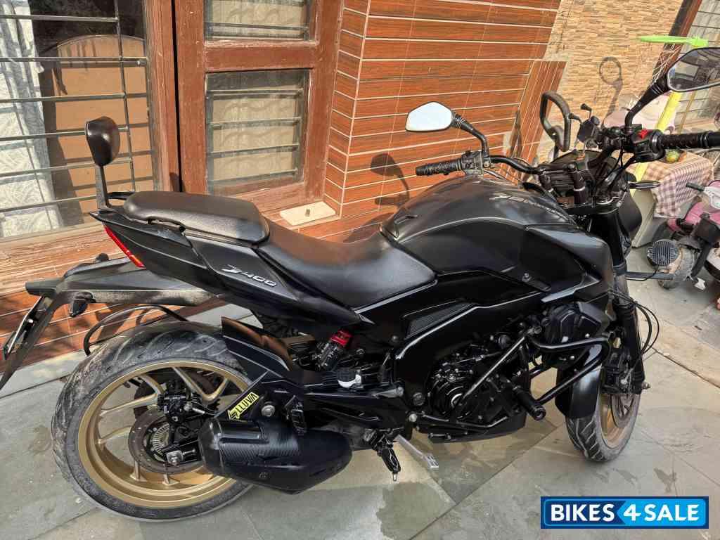 Bajaj Dominar 400