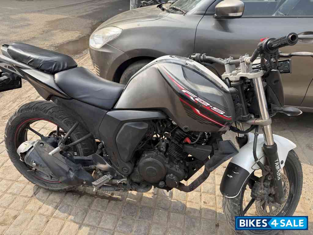 Yamaha FZ FI V2