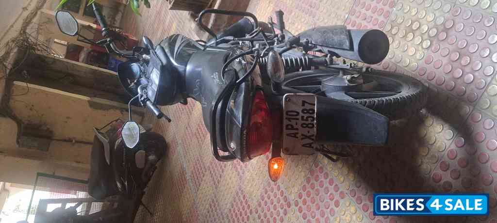 Black Honda Shine 125 Disc