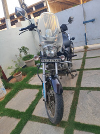 Bajaj Avenger Street 220