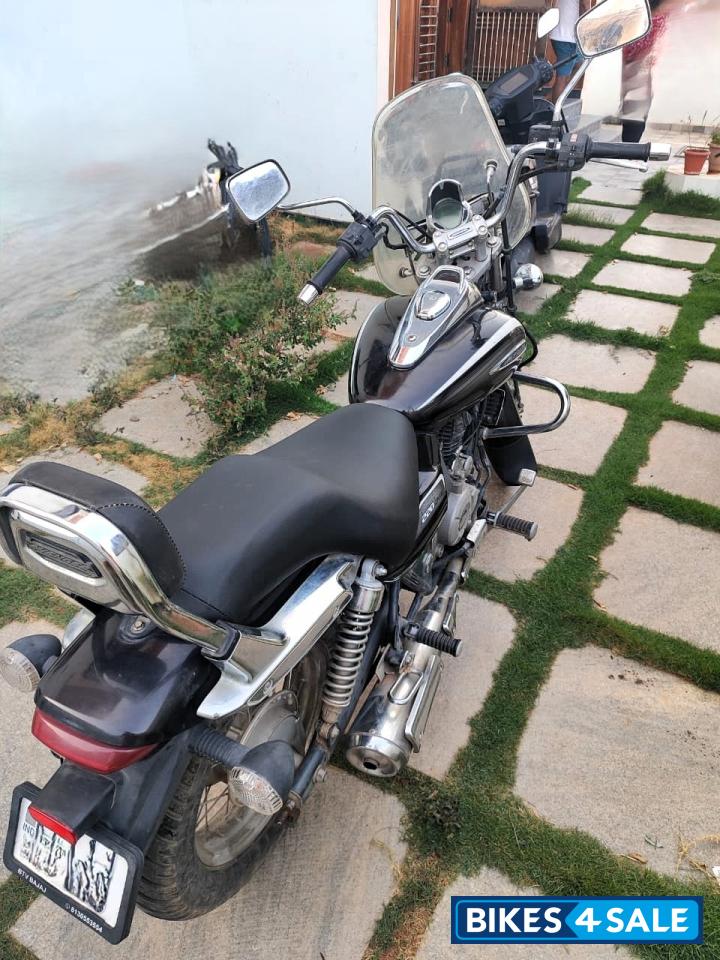 Bajaj Avenger Street 220