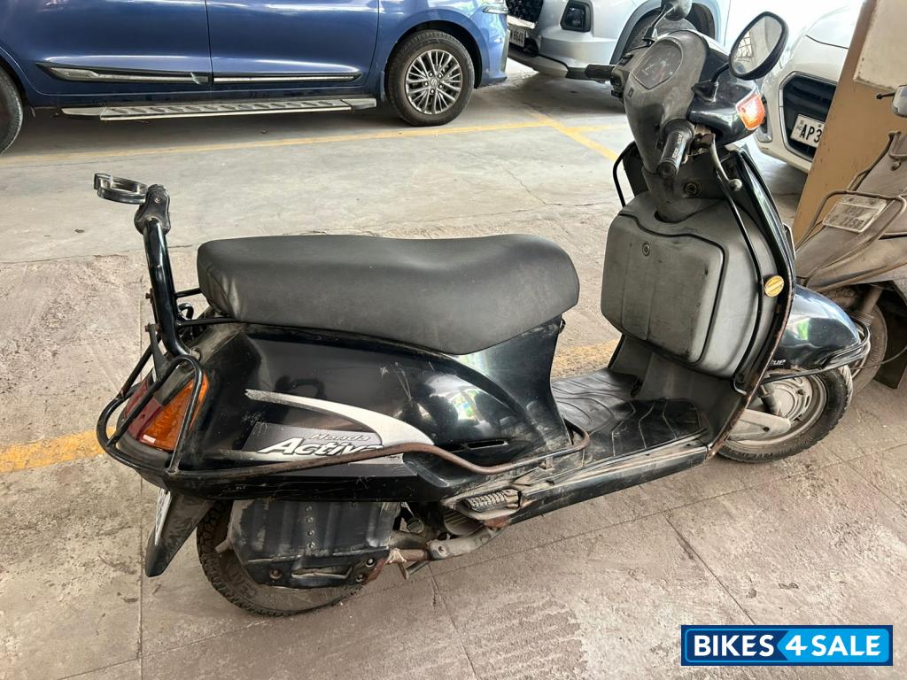 Black Honda Activa Black Honda Activa