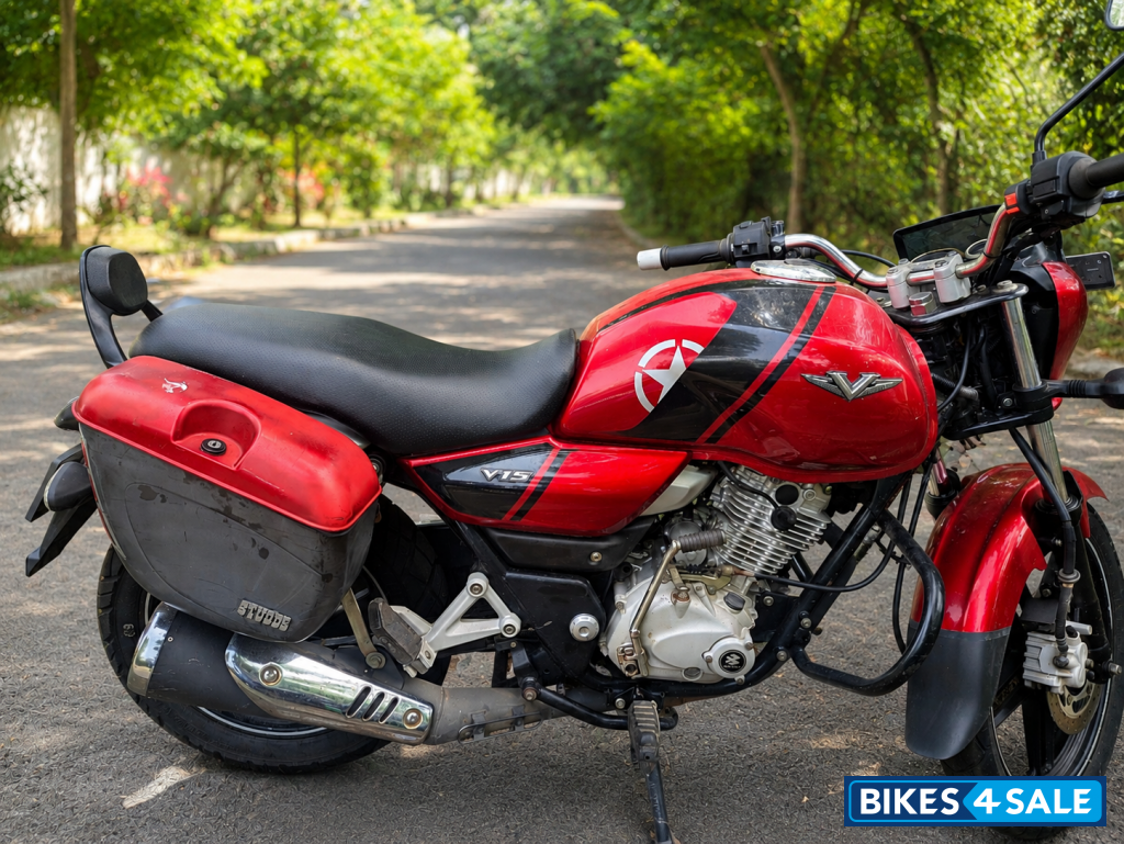 Red Bajaj V15