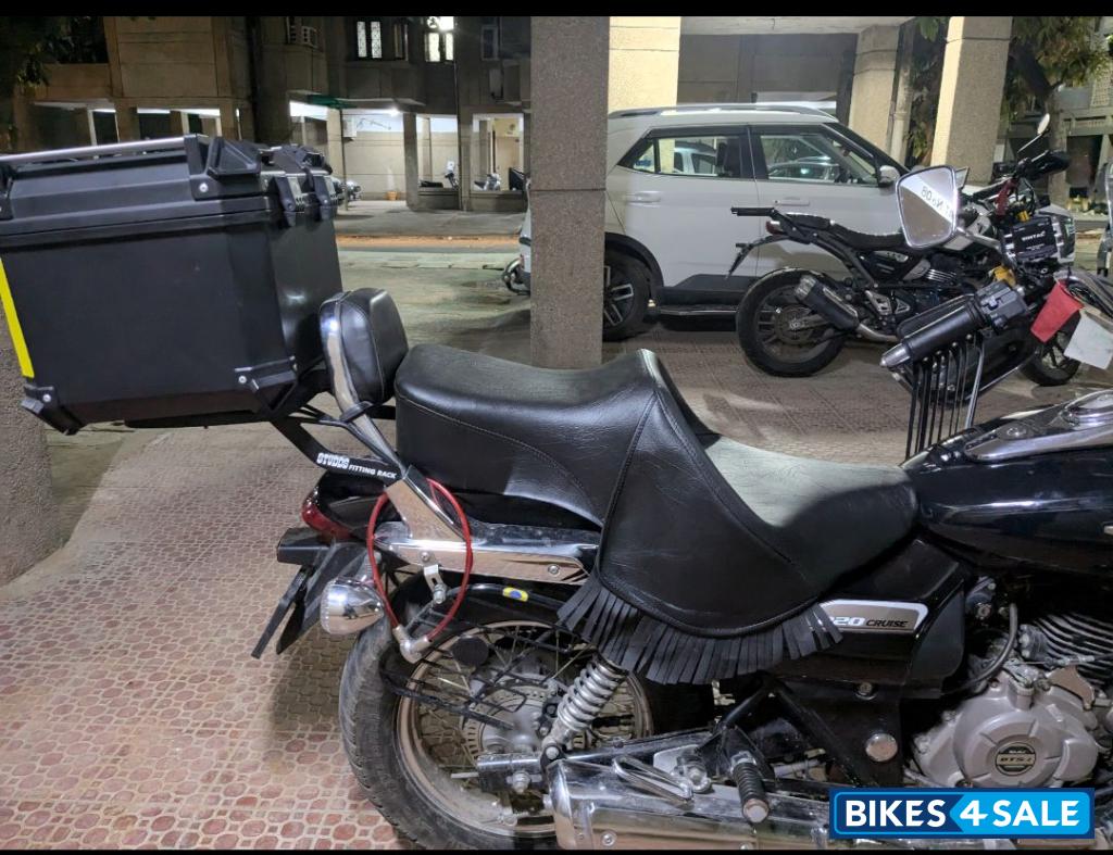 Black Bajaj Avenger Cruise 220 BS6