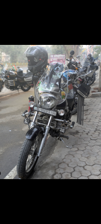 Black Bajaj Avenger Cruise 220 BS6
