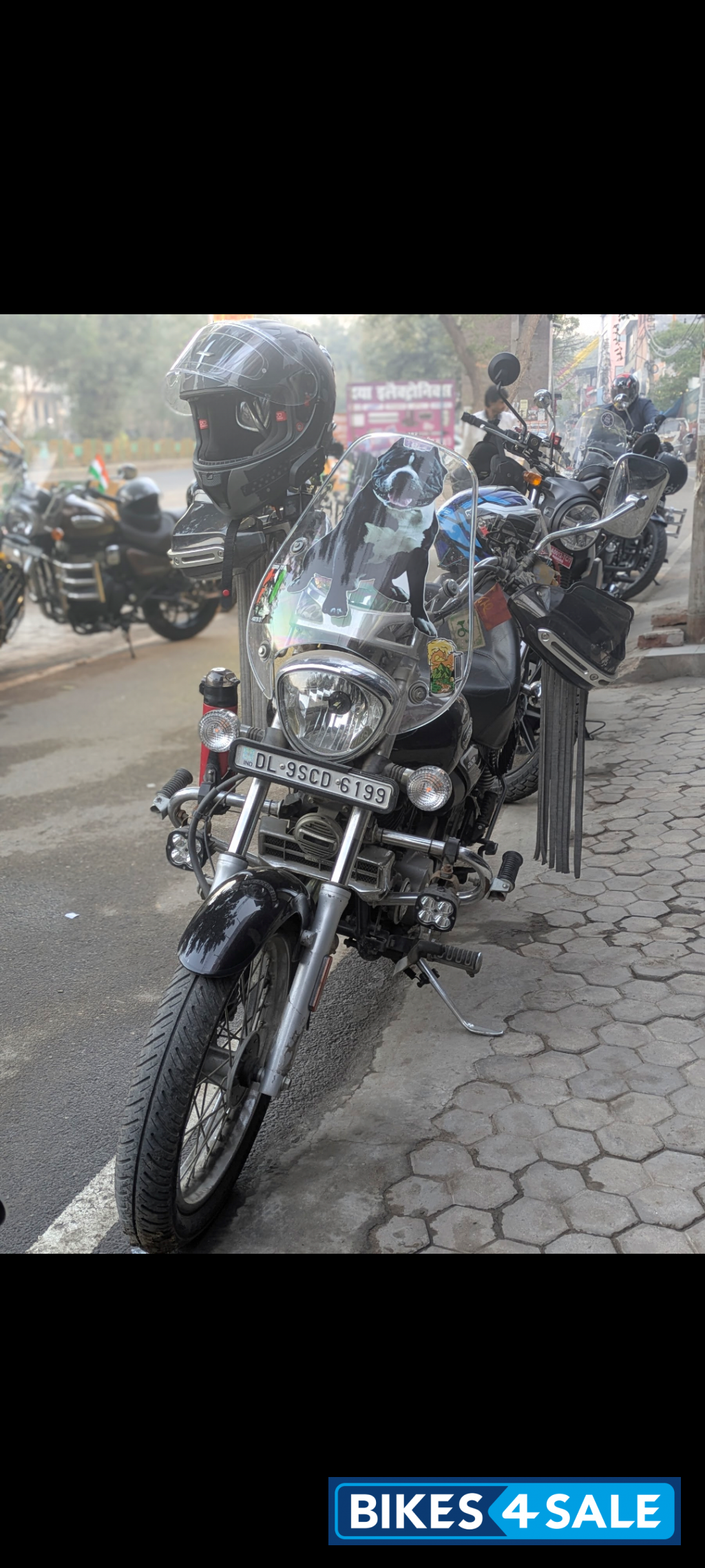 Black Bajaj Avenger Cruise 220 BS6