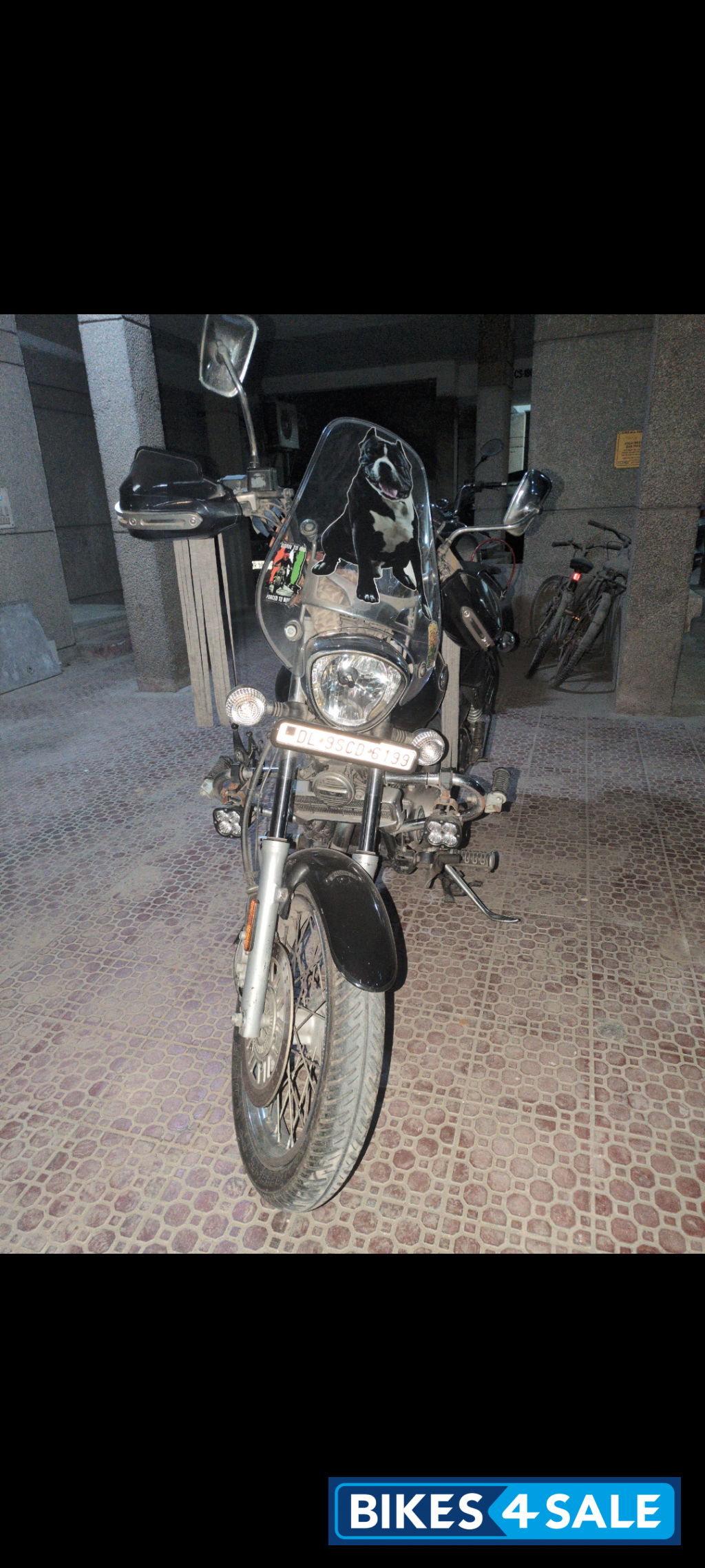 Black Bajaj Avenger Cruise 220 BS6