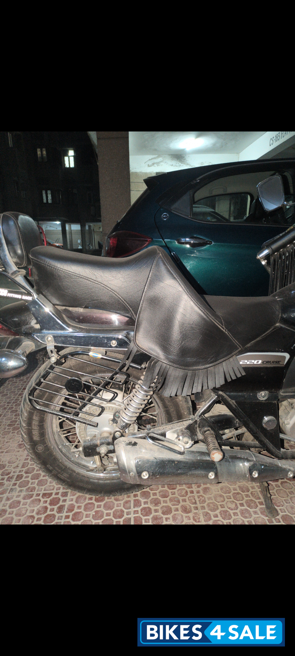 Black Bajaj Avenger Cruise 220 BS6