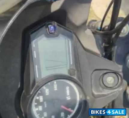 Bajaj Pulsar 220 DTSFi Bajaj Pulsar 220 DTSFi