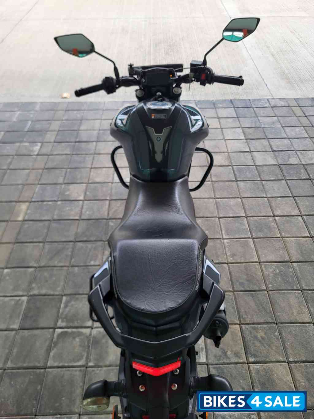 Metallic Grey Yamaha FZS-FI Deluxe