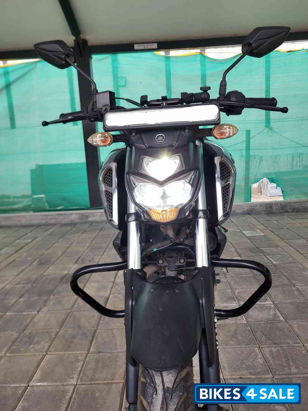 Metallic Grey Yamaha FZS-FI Deluxe