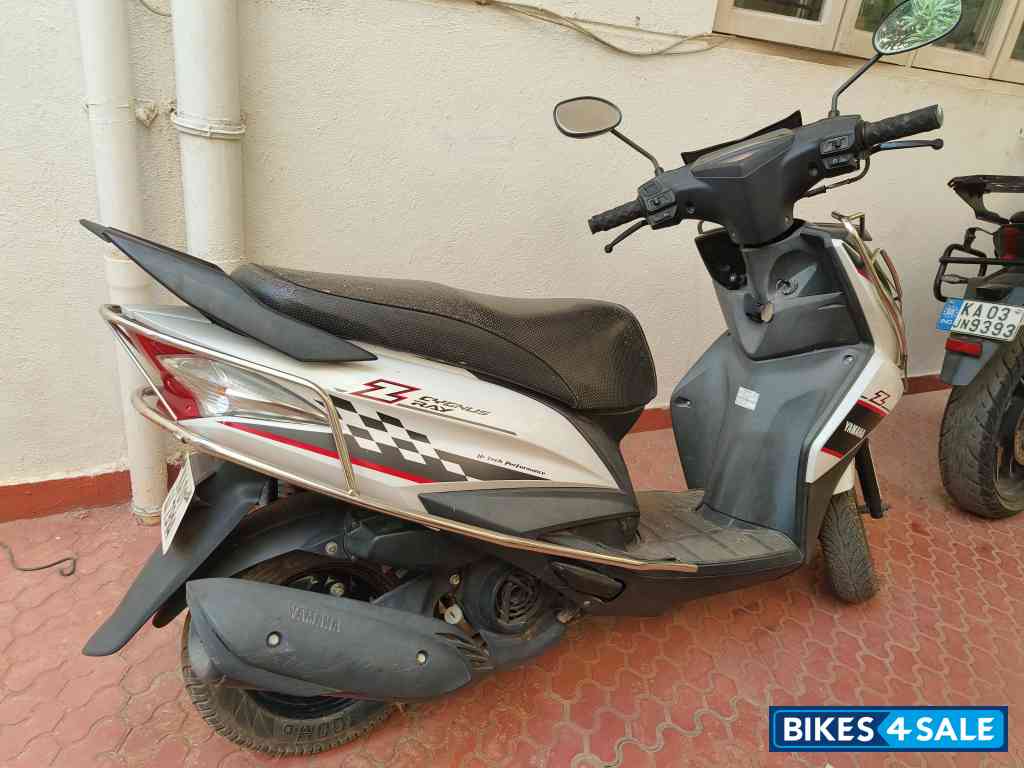 Yamaha Cygnus Ray ZR