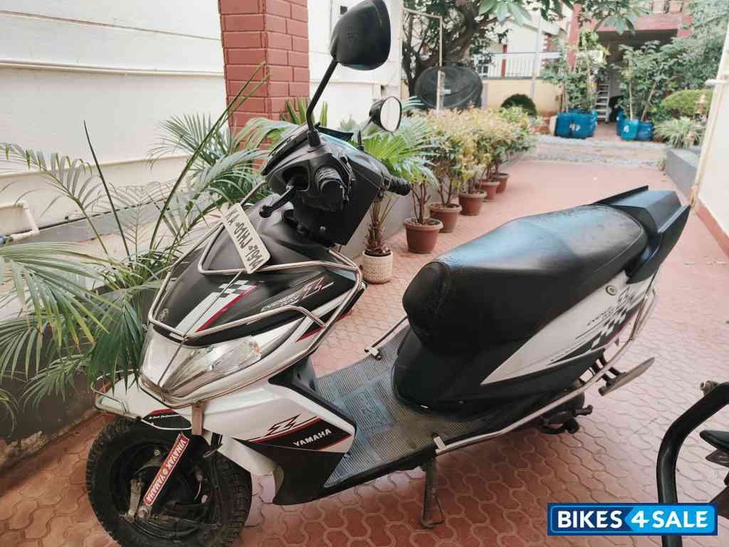 Yamaha Cygnus Ray ZR