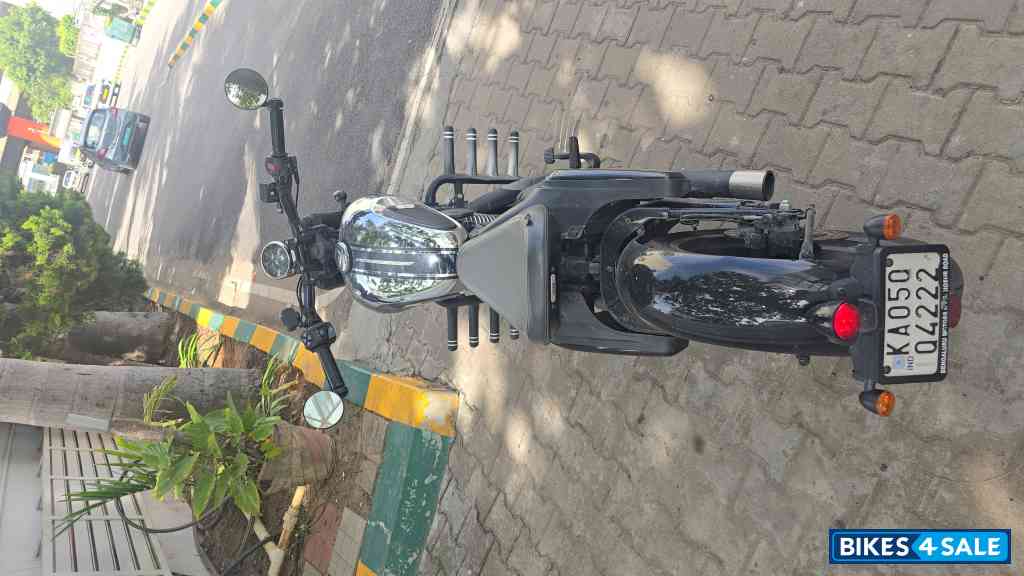 Jawa 42 Bobber Black Mirror