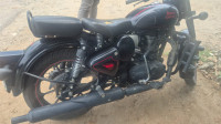 Balck Royal Enfield Bullet 350