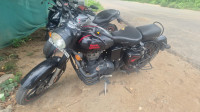 Balck Royal Enfield Bullet 350