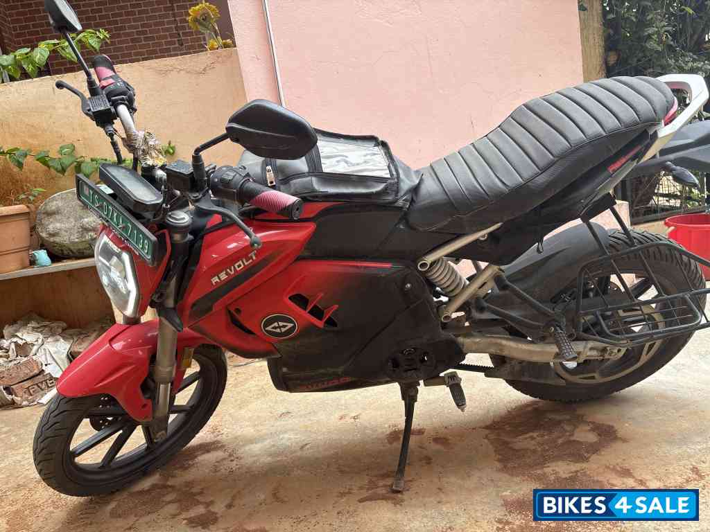 Red Revolt RV 400