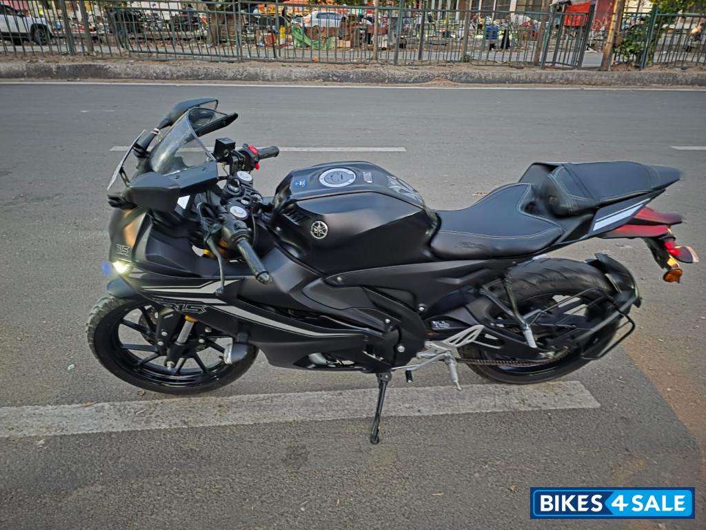 Yamaha R15 V4