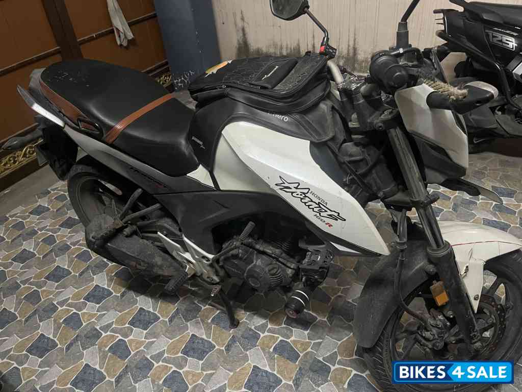 Honda CB Hornet 160R