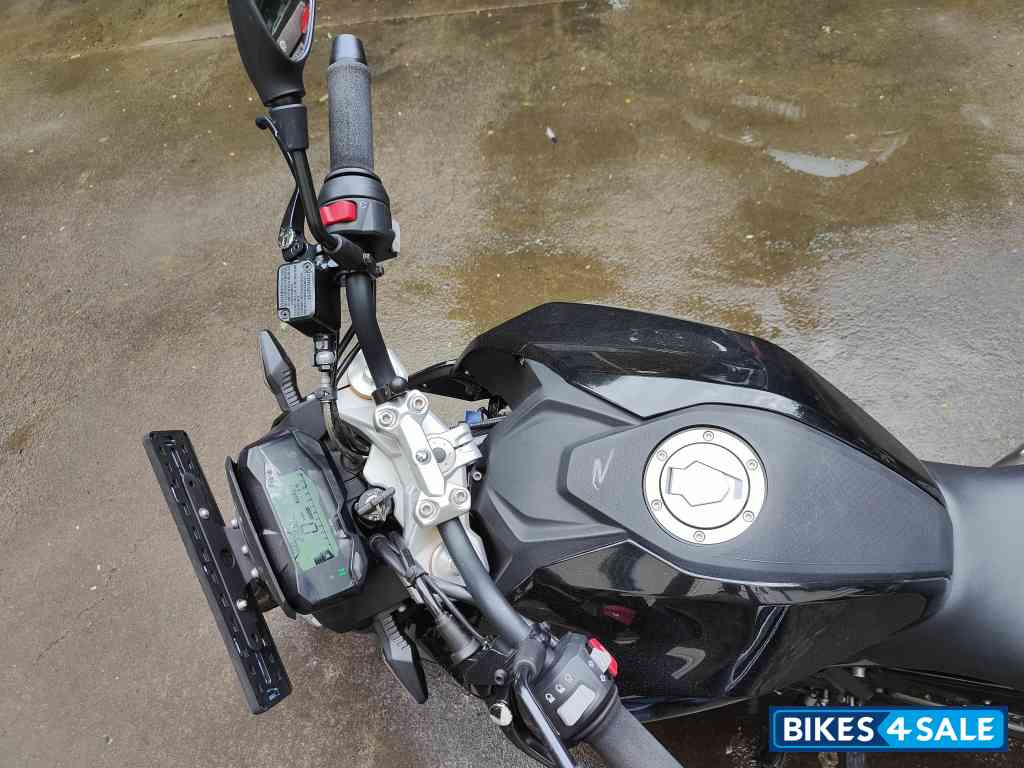 Black BMW G 310 R