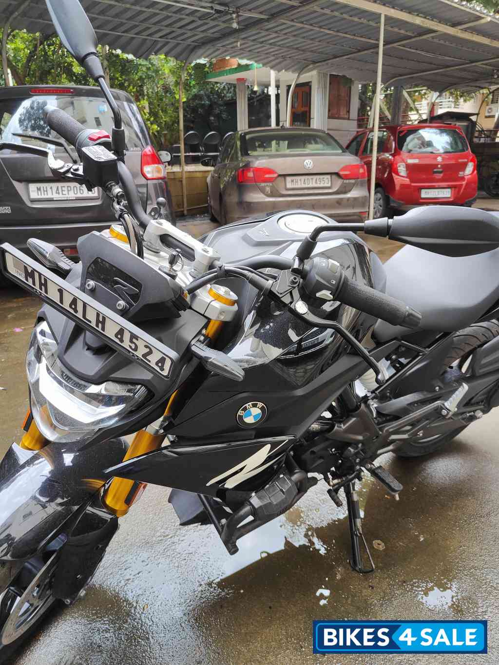 Black BMW G 310 R