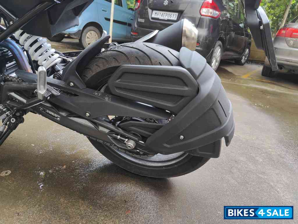Black BMW G 310 R