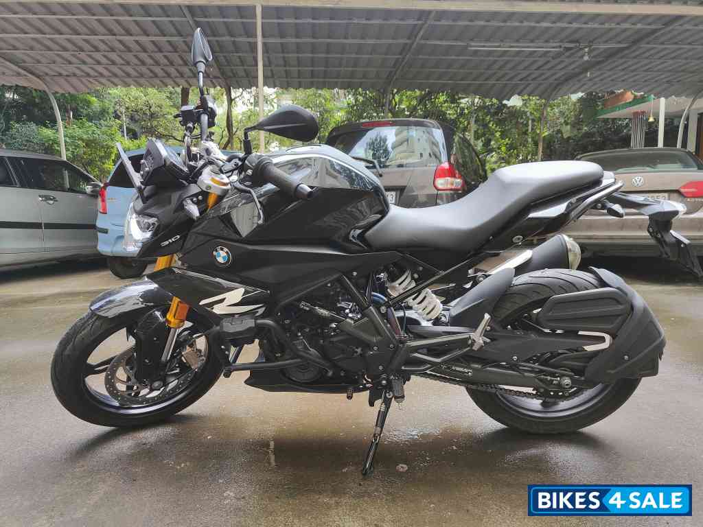 Black BMW G 310 R