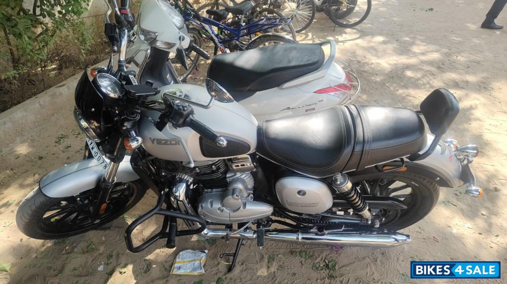 Yezdi Roadster Chrome