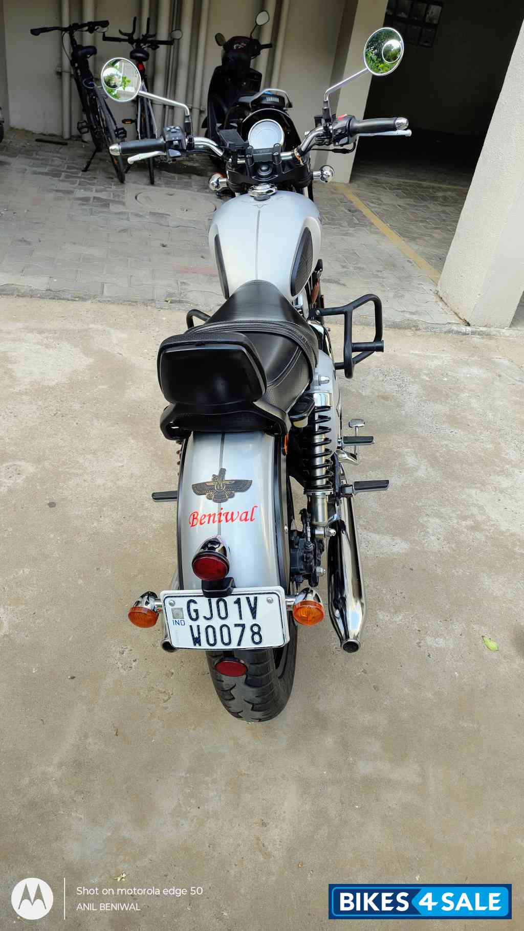 Silver Yezdi Roadster Chrome Silver Yezdi Roadster Chrome