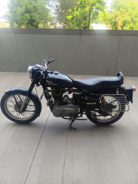 Black Royal Enfield Bullet 350