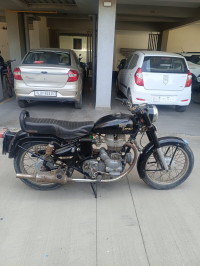 Black Royal Enfield Bullet 350