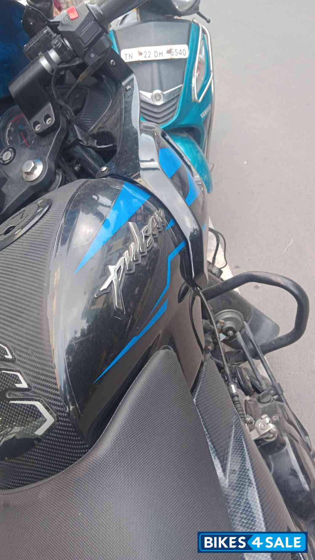 Bajaj Pulsar 220 DTSFi