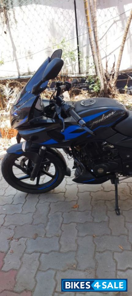 Bajaj Pulsar 220 DTSFi