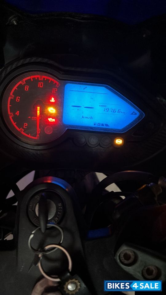 Bajaj Pulsar 220 DTSFi